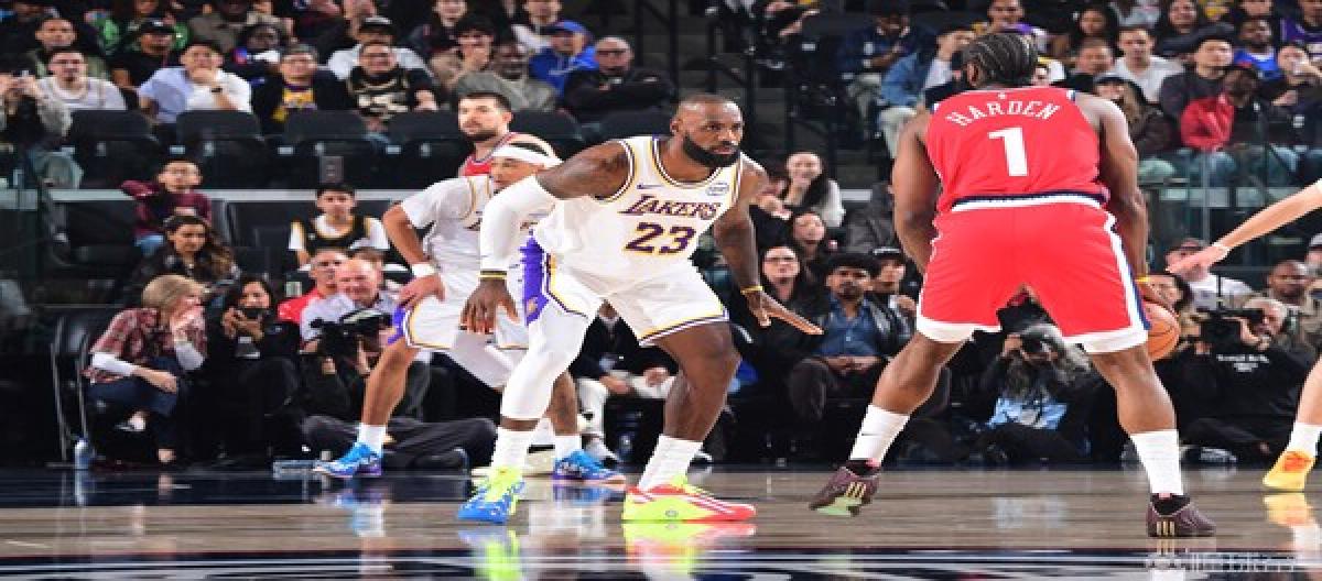 LeBron James' 36 points weren't enough to save the Clippers from a 103-88 victory over the Lakers.