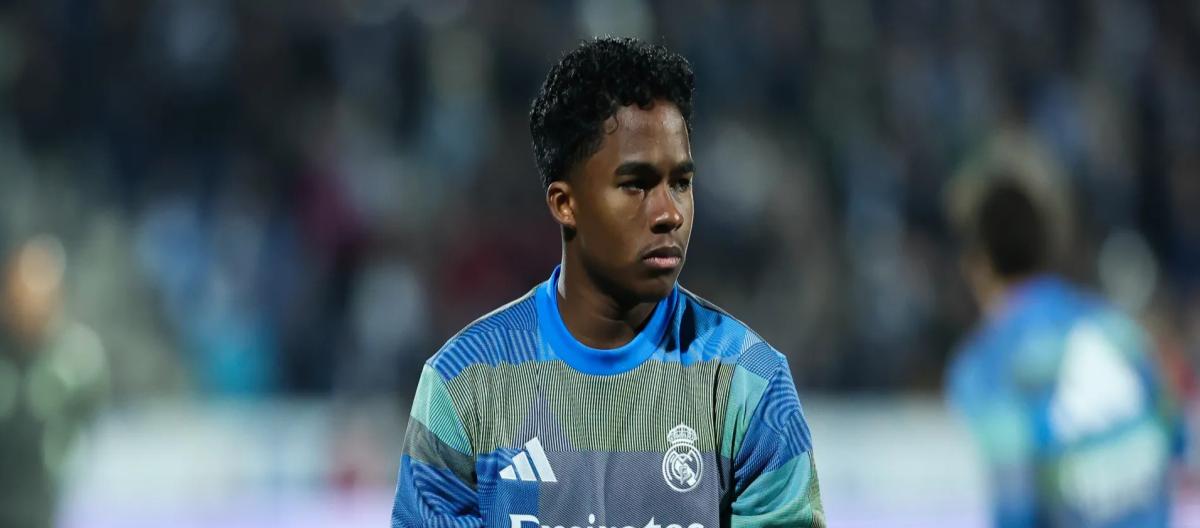 Real Madrid striker André Nedric joins Lyon on loan, without a buy option.