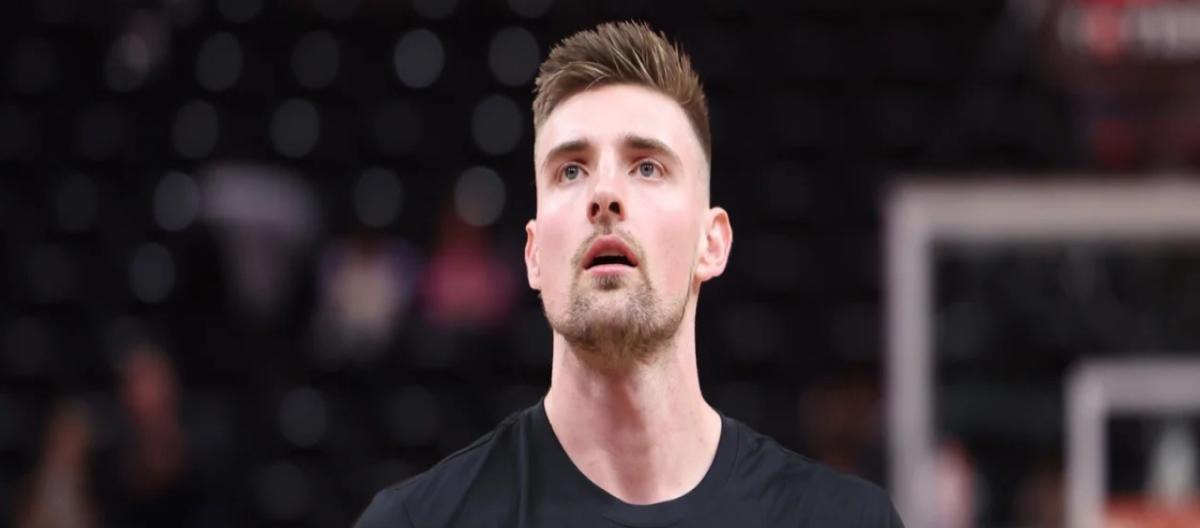 官方：步行者签下27岁中锋迈卡·波特，放弃了马修斯和怀斯曼