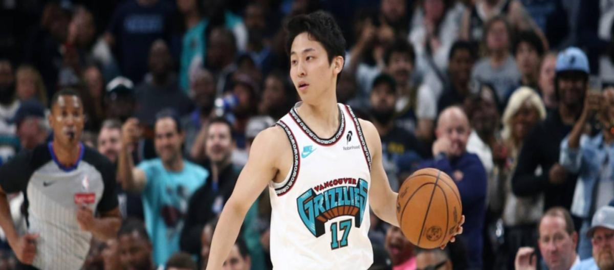 官方：公牛裁掉特伦廷·弗劳尔斯，与河村勇辉重新签下双向合同