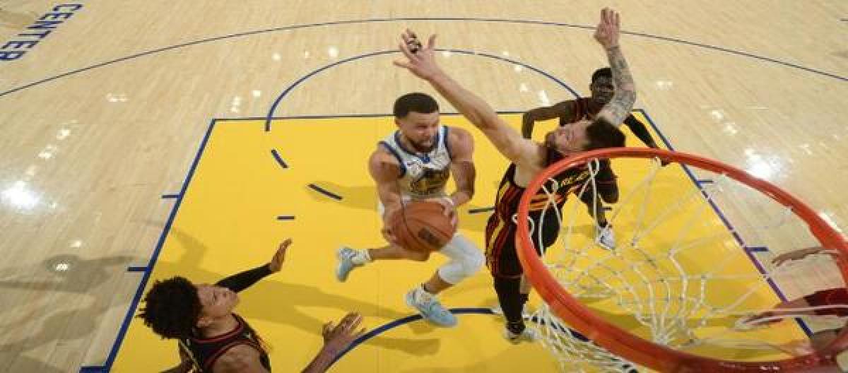 库里31分难挽败局 老鹰以124-111力克勇士