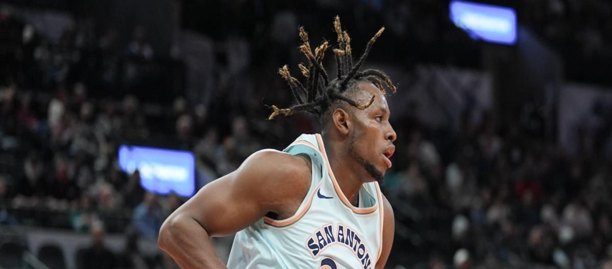 沙姆斯：76人将与发展联盟中锋查尔斯·巴西签下10天合同