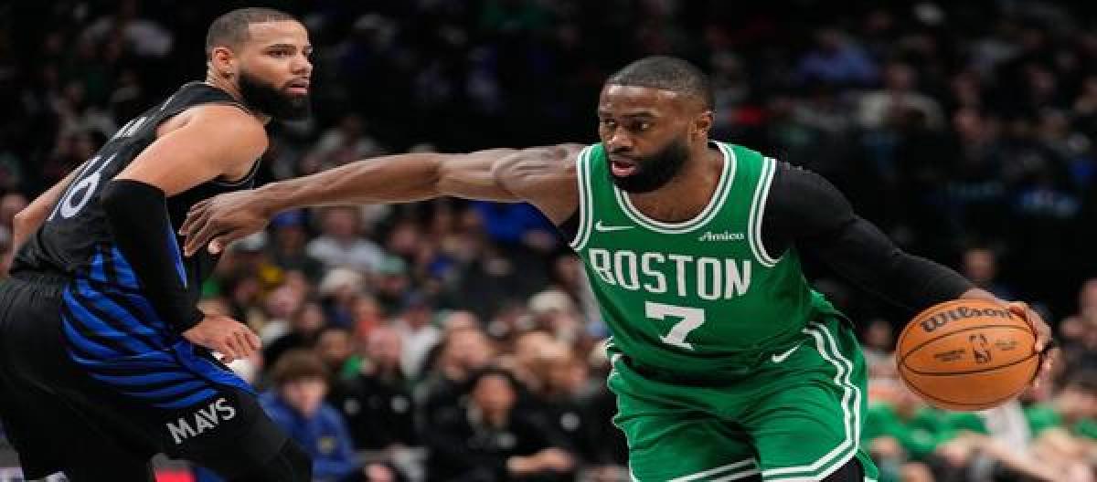 Flagg's 36 points were in vain as the Celtics defeated the Mavericks 110-100.