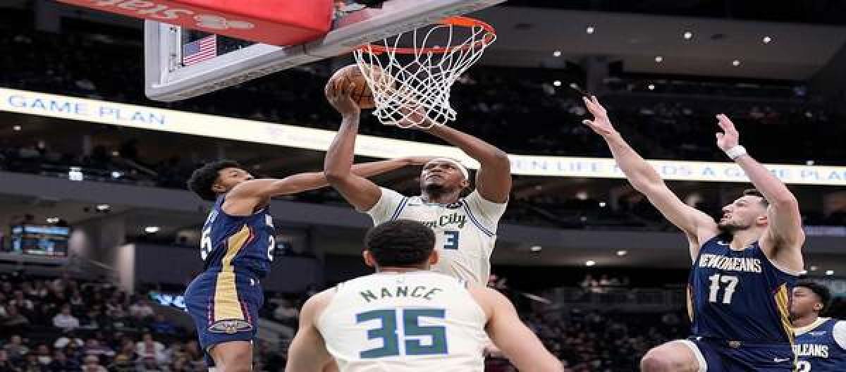 Murphy III's 44 points weren't enough to save the Bucks, who narrowly defeated the Pelicans 141-137 in overtime.