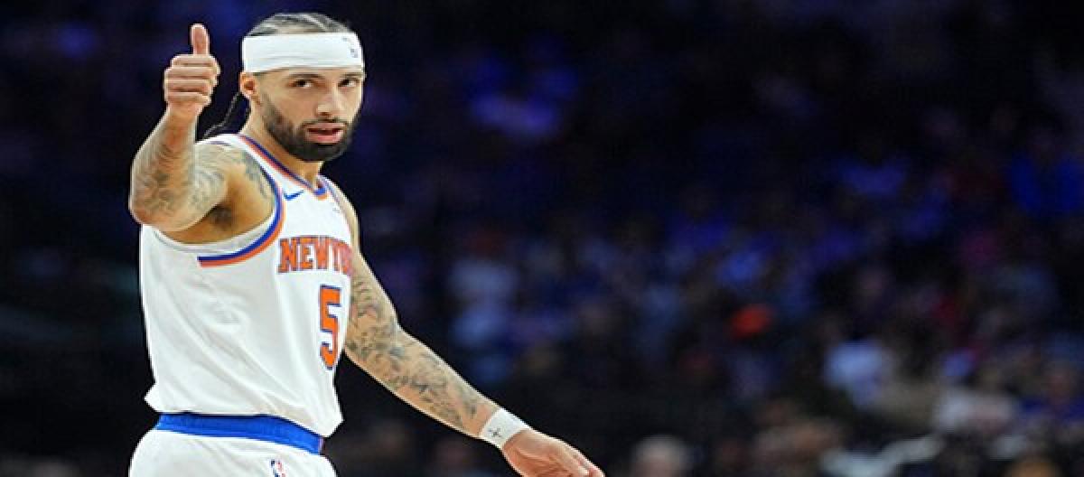 Maxi's 32 points weren't enough to salvage a 138-89 victory for the Knicks over the 76ers.