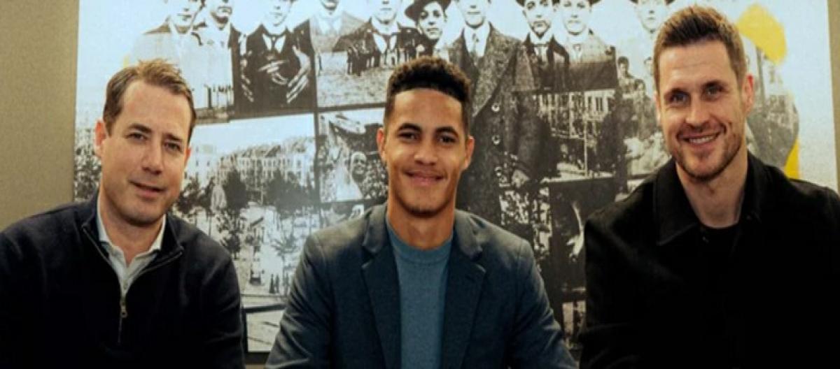 Borussia Dortmund officially announced the signing of Brazilian youngster Coon Platts this summer on a five-year contract.