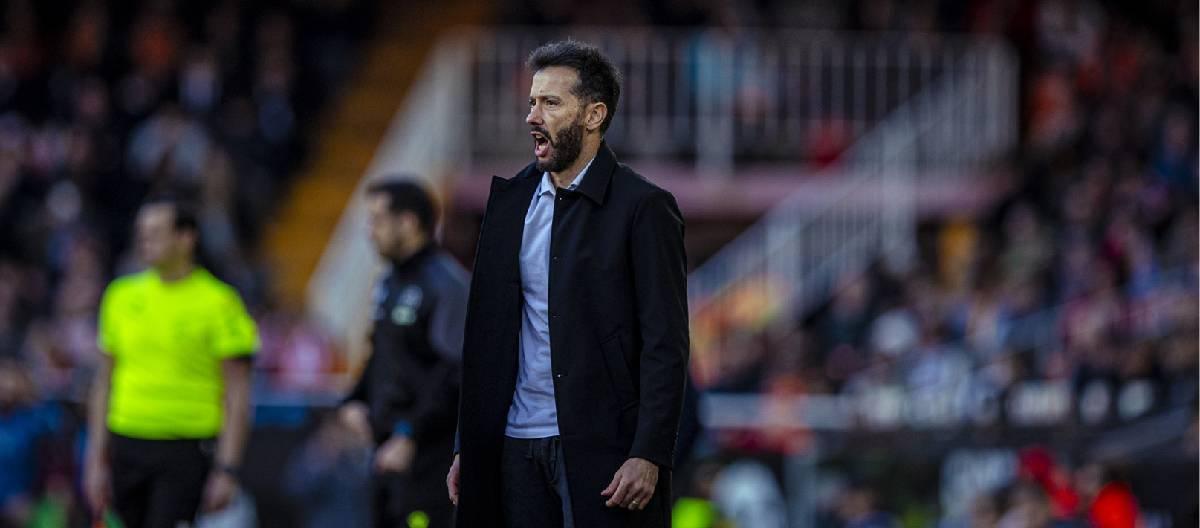 卡洛斯·科尔贝兰对球队在攻防两端的表现感到非常满意