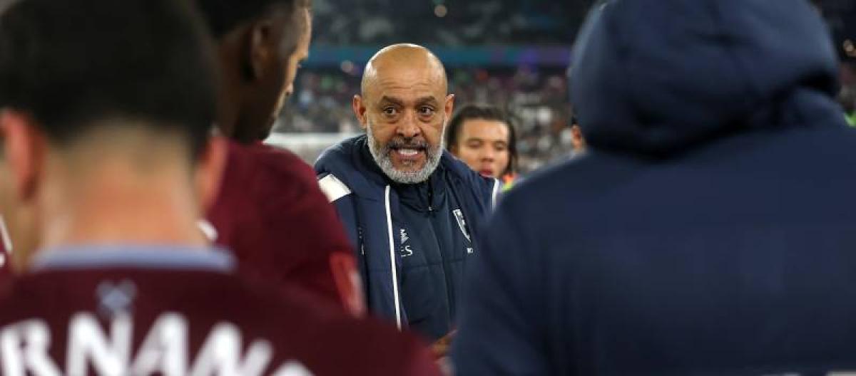 West Ham United advance to the FA Cup quarterfinals; manager Nuno praises team and home atmosphere.