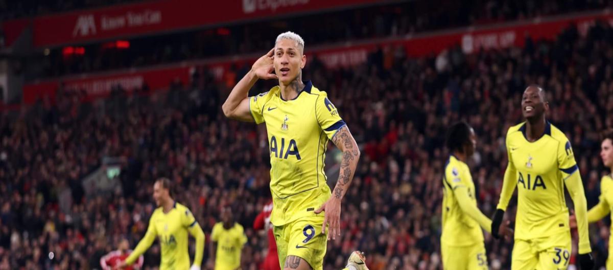 Premier League – Boszlai's free kick finds Richarlison to give Liverpool a 1-1 draw against Tottenham.