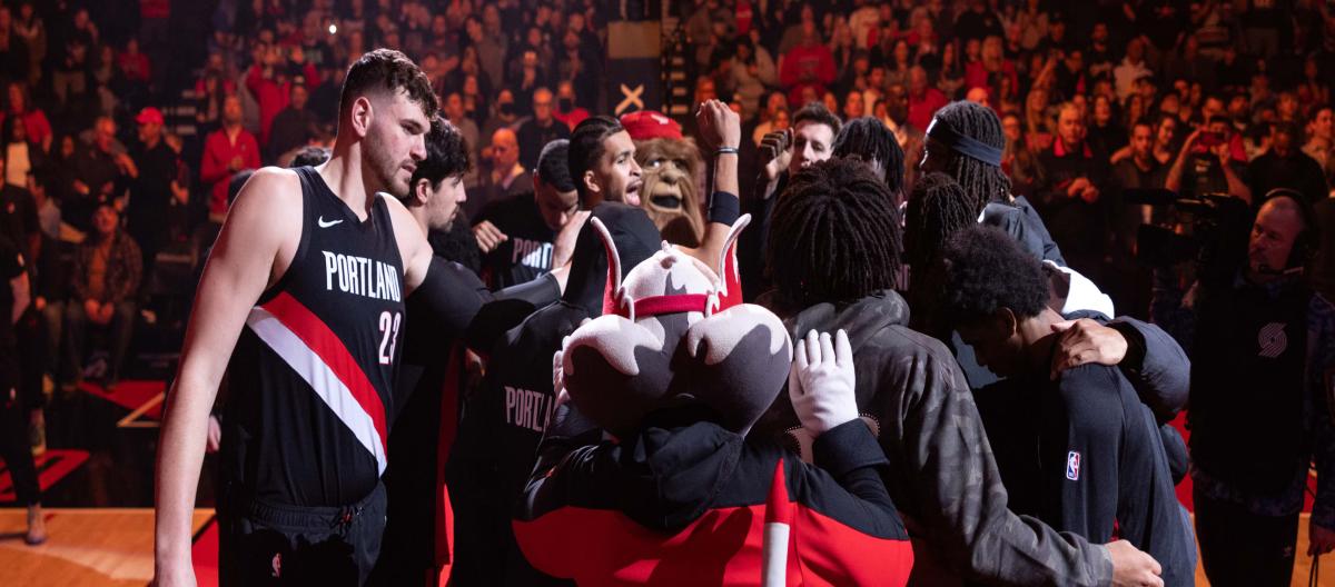 邓顿集团正式入主开拓者，交易估值约为42.5亿美元