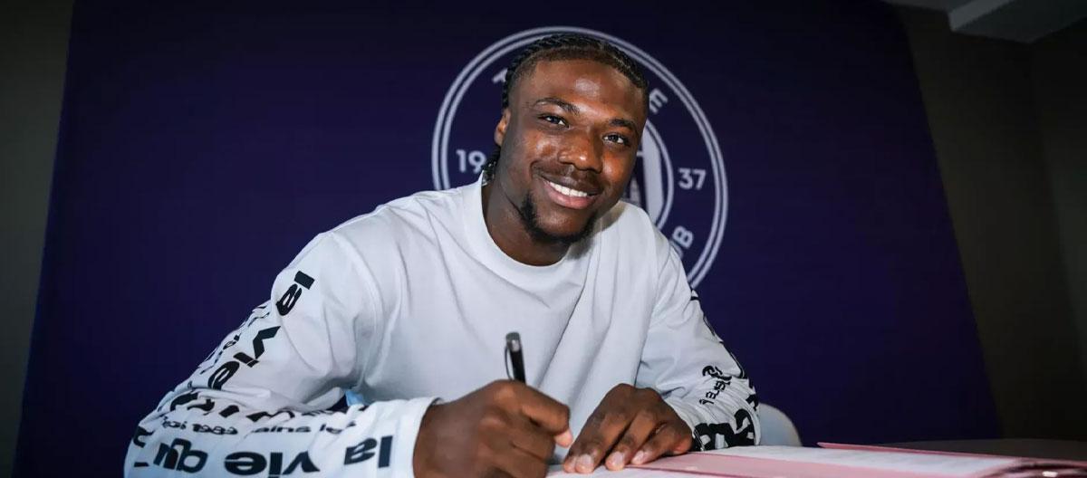 Toulouse completes contract extension with France U19s international defender Seny Koumbassa..
