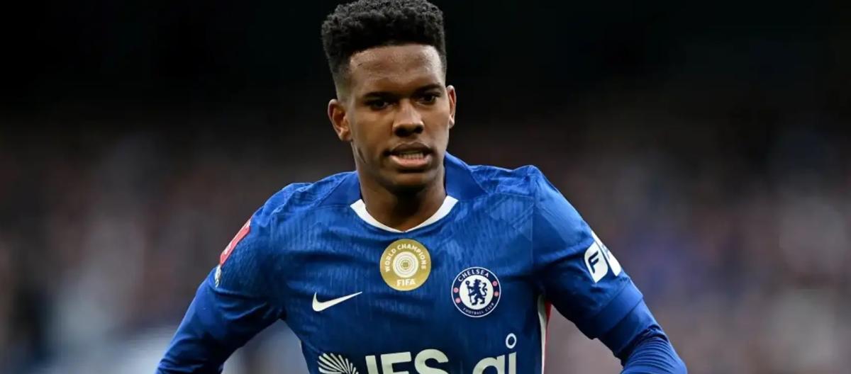 Enzo is fit to play, but Esteban Willian will be unavailable for the match against Brighton.