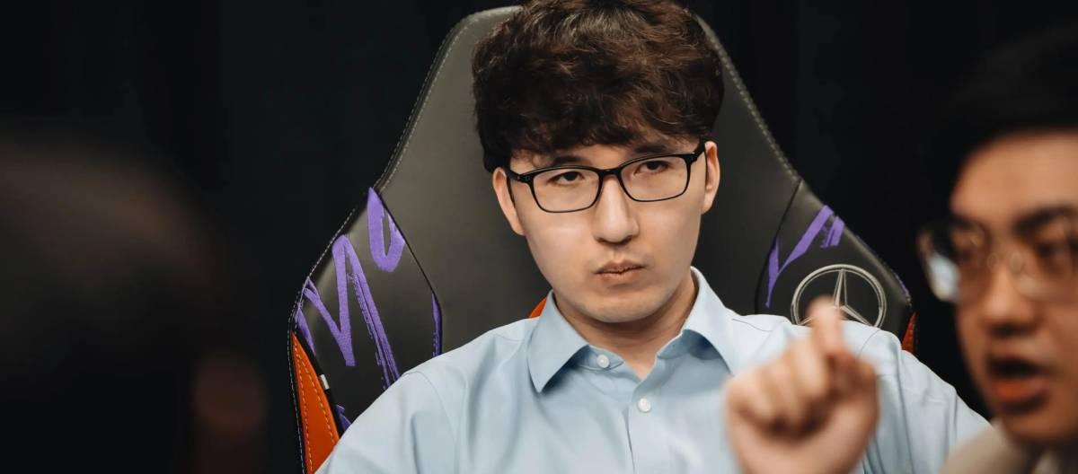 Legendary veteran EasyHoon returns to T1 as a coach after eleven years.