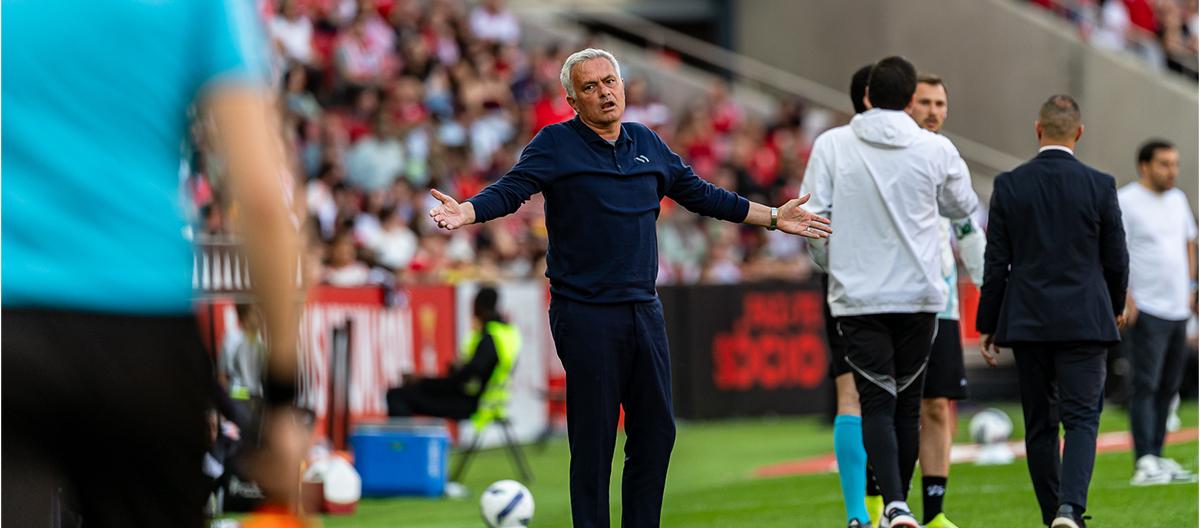 TA：穆里尼奥是皇马帅位的有力竞争者，弗洛伦蒂诺属意他接班阿韦罗亚