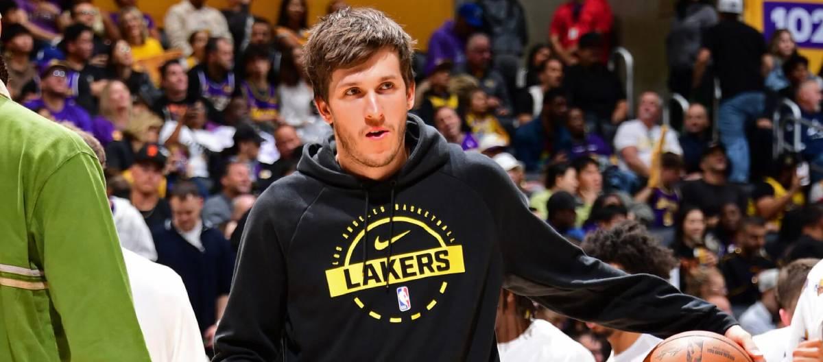 Reeves, in an interview, expressed his determination to fight: "I can't wait to get back on the court."