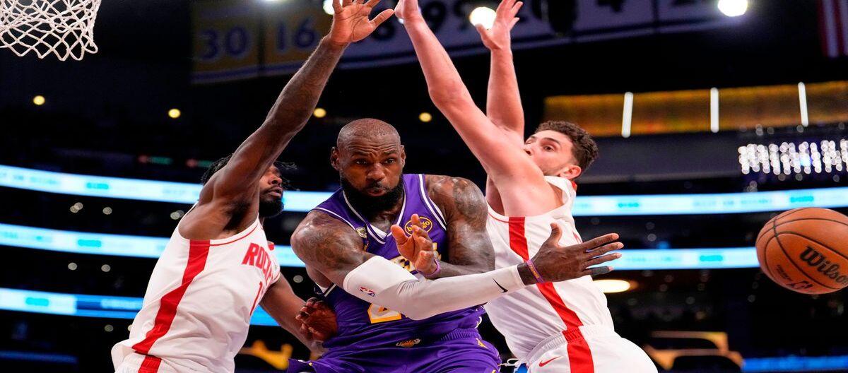 LeBron James' 25 points weren't enough to save the Rockets from a 99-93 victory over the Lakers.