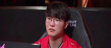 League of Legends: Faker won his first championship in 2025, showing his talent in the mid lane, while Zeus' signature hero was abused.