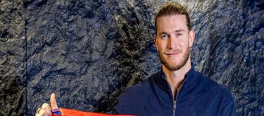 Former Liverpool goalkeeper Loris Karius officially joins Schalke 04 on free transfer..