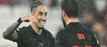 欧冠联赛——拉菲尼亚梅开二度　巴塞罗那5比4战胜本菲卡