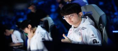 T1 team narrowly defeated BLG and won the "League of Legends" S14 Global Finals Championship