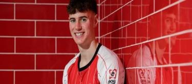 诺丁汉森林宣布乔·加德纳续约并租借到林肯城