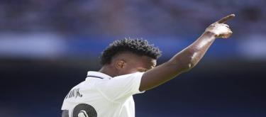 巴萨客场4-1大胜塞维利亚 距榜首仅差2分