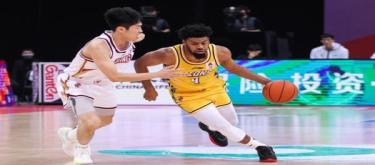 Flynn shines in the All-Star Celebrity Game with 22 points, 8 rebounds and 5 assists, and is named MVP