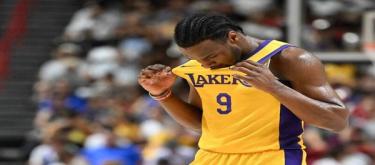 Bronny's defense in his debut was amazing, and his blocks were comparable to Wade's!