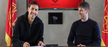 官方：罗马与30岁中场帕雷德斯续约至2026年