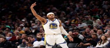 Double milestone! Moody assists Curry to hit his 4,000th three-pointer and also reaches his 200th career assist