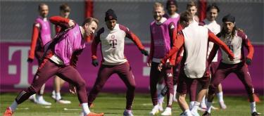 Kompany encourages Bayern to keep faith in goal as they cope with injury problems