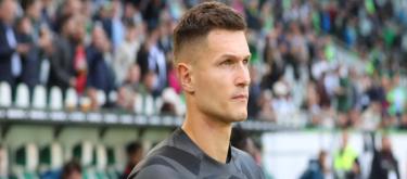 Wolfsburg extends 37-year-old goalkeeper Pavao Perwan's contract by one year until June 2026