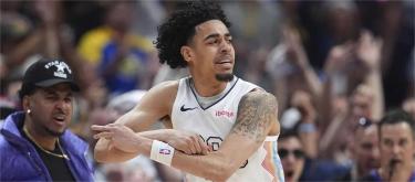 Contributed to the Nuggets' important points. Interim coach Adelman praised Strausser for his outstanding performance.