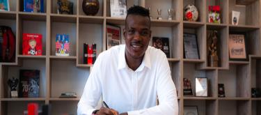 官方：曼城中卫朱马·巴租借加盟尼斯，无买断条款