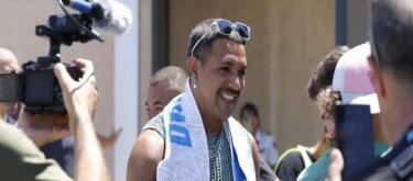 官方：朗斯中卫梅迪纳租借加盟马赛，合同含买断条款