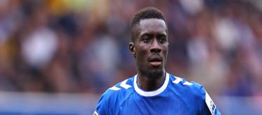 Official: Everton renews contract with 35-year-old midfielder Gueye until 2026, with an option to extend for one year