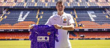 Julen Acirezabala is convinced he made the right decision to join Valencia