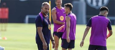 弗利克希望巴塞罗那在新赛季继续争夺更多冠军