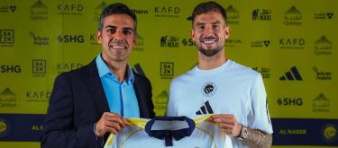 Barcelona's Spain international defender Iñigo Martinez joins Al-Nassr on free transfer..