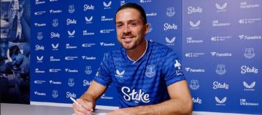 杰克·格拉利什租借加盟埃弗顿，该球员将身披18号球衣