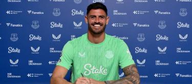 Everton announce the signing of goalkeeper Tom King, contract valid until 2027