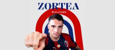 Bologna officially announce the signing of Cagliari's right-wing back Nadir Zortea..