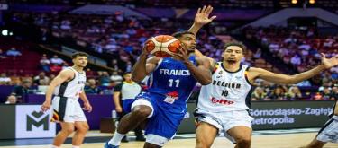 France easily defeated Belgium, and Lisa Xie's dunk ignited the audience