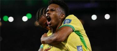World Cup Qualifiers - Esteban Willian scores as Brazil defeats Chile 3-0