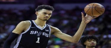 休赛期特训曝光 文班亚马与奥拉朱旺合练