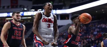 Mavericks sign summer league shot-blocker Sharp to one-year contract