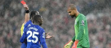 Premier League – Roberto Sanchez shown a red card as Chelsea lose 2-1 to Manchester United