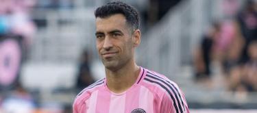 前巴塞罗那兼西班牙传奇国脚级后腰塞尔希奥·布斯克茨宣布将在赛季结束后退役..