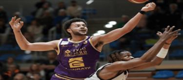 开拓者签下前雷霆与76人前锋亚历克斯·里斯