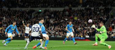 萨姆·约翰斯通：这个结果让人感到失望，因为我们原本有机会全取三分